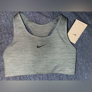 BNWT Nike sports bra XS.